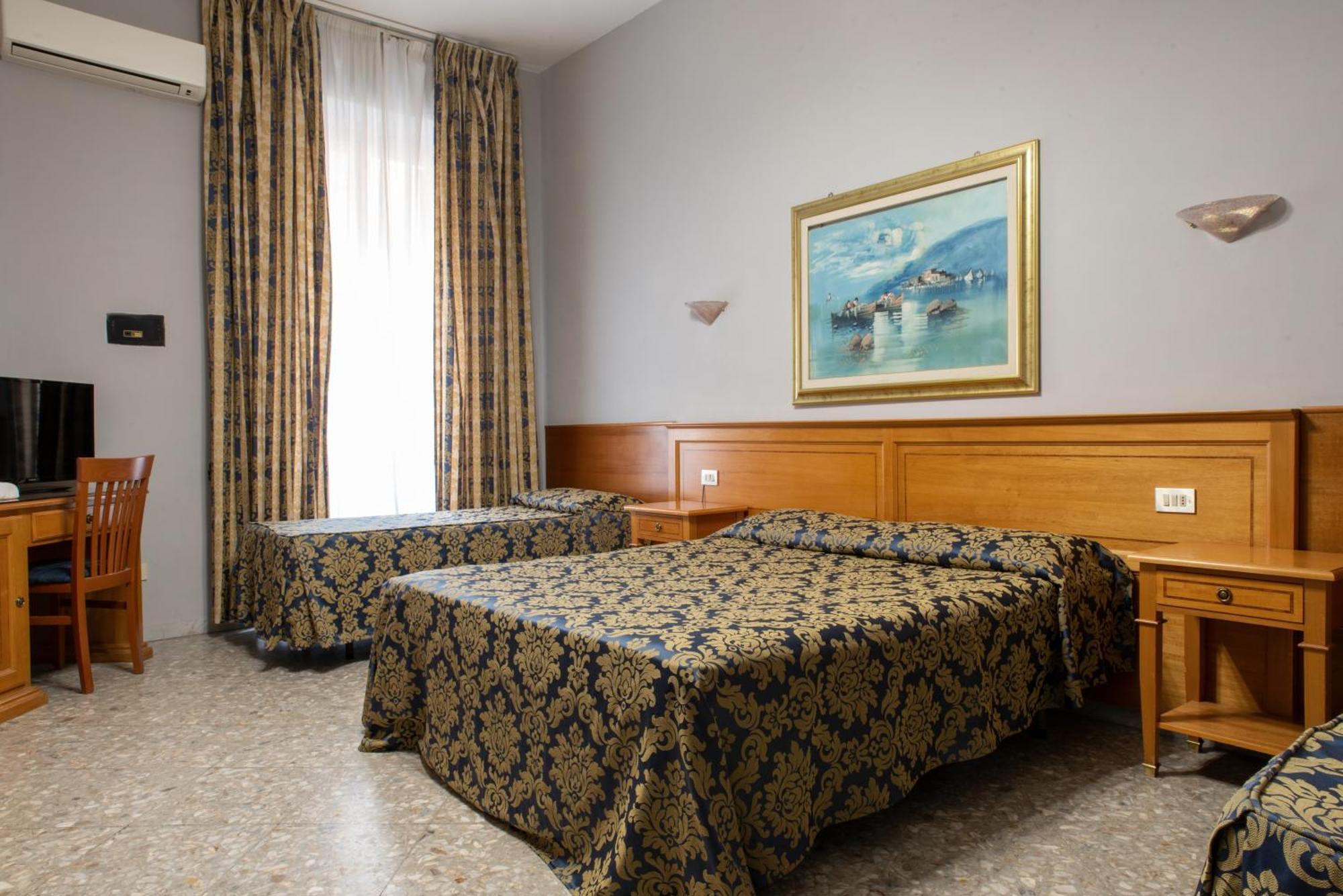Hotel Philia — Photos 1